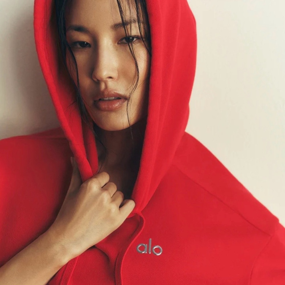 Alo Yoga Accolade Hoodie Bright Red Size XS NWT - Picture 3 of 4